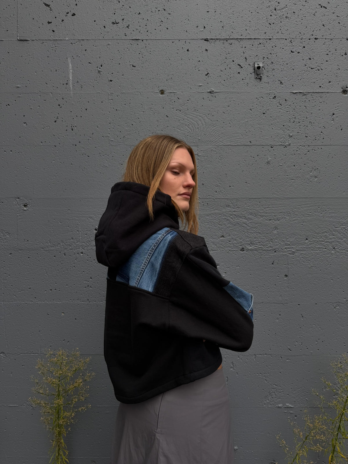 Black & Blue Denim Patchwork Cropped Hoodie – M