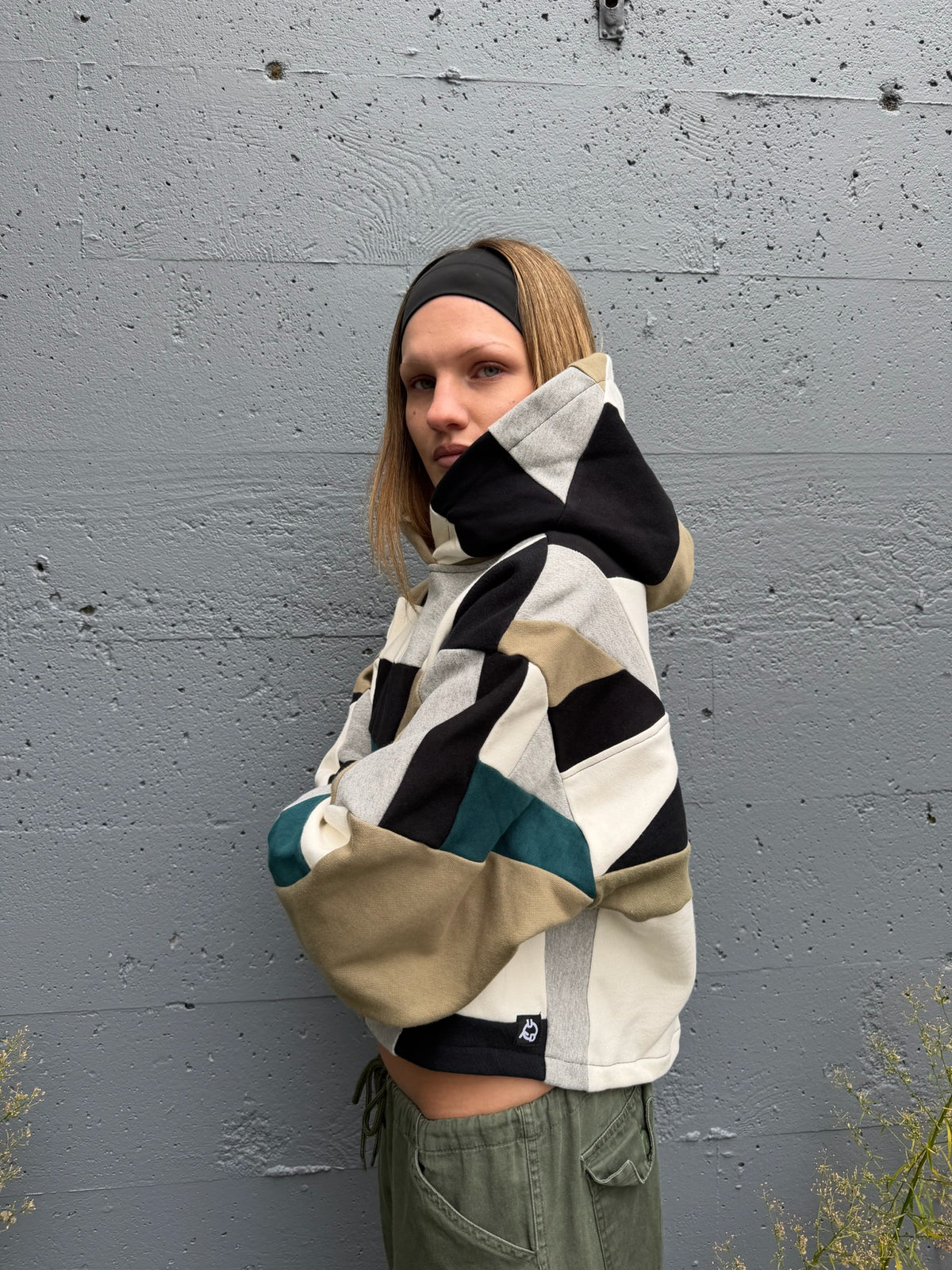 Grey & Green Scrapwork Cropped Hoodie – Cotton Mix, Size M