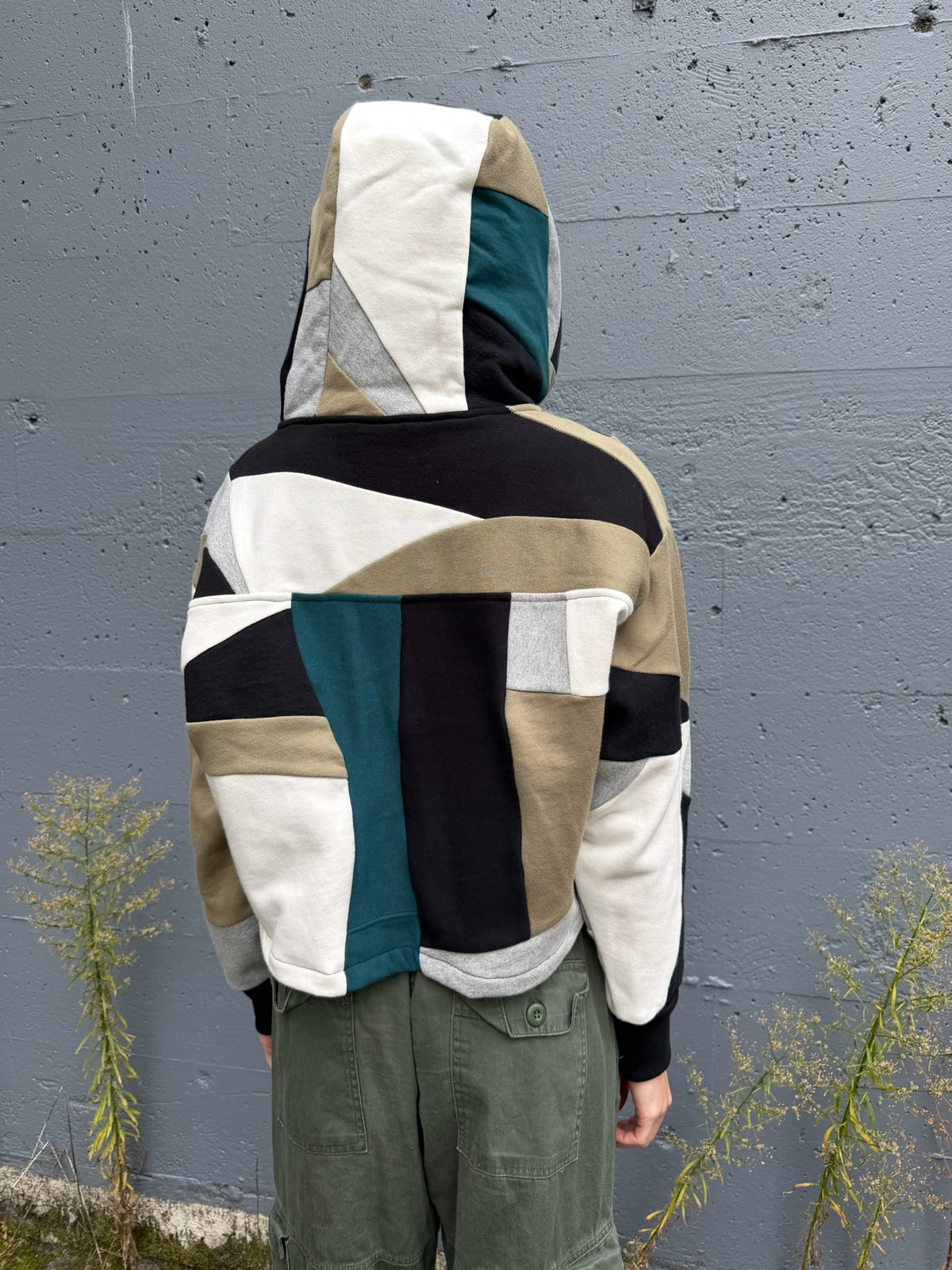 Grey & Green Scrapwork Cropped Hoodie – Cotton Mix, Size M