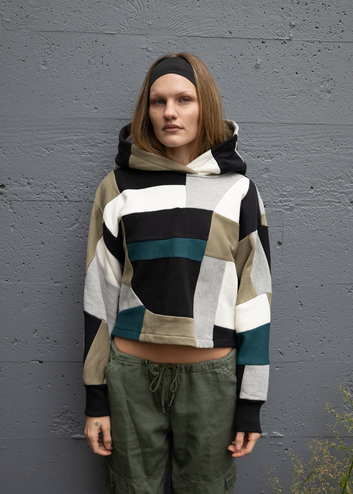 Grey & Green Scrapwork Cropped Hoodie – Cotton Mix, Size M